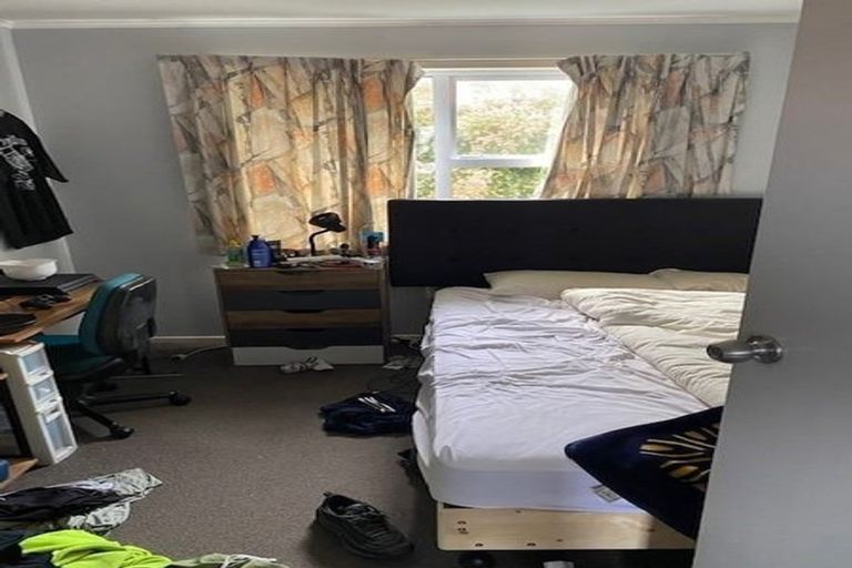 Photo of property in 35a Ranui Terrace, Tawa, Wellington, 5028