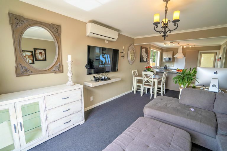 Photo of property in 69 Cargill Street, Waikiwi, Invercargill, 9810