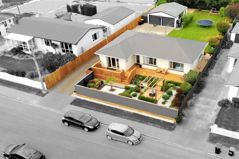Photo of property in 69 Cargill Street, Waikiwi, Invercargill, 9810