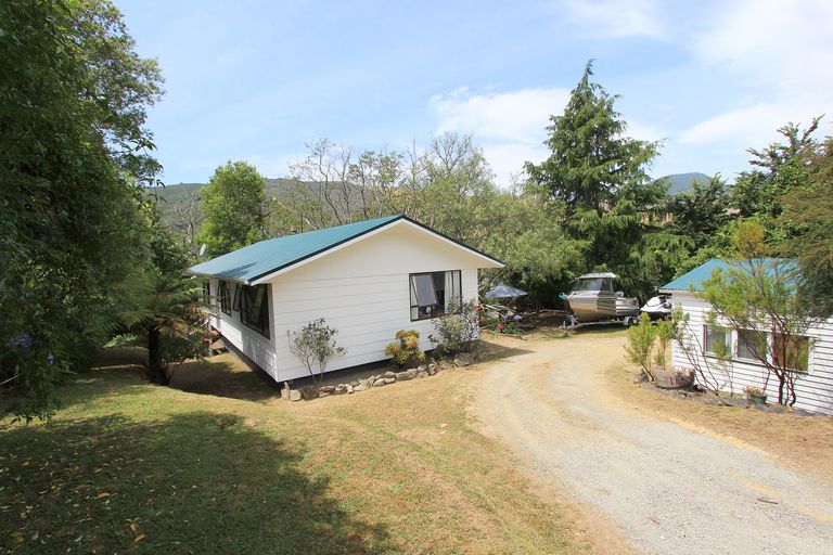 Photo of property in 22 Main Road, Havelock, 7100