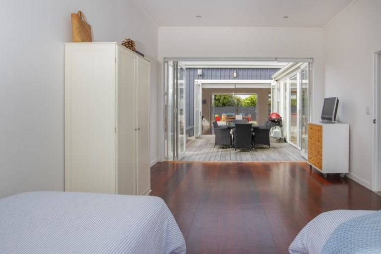 Photo of property in 31 Tohora Crescent, Omaha, 0986