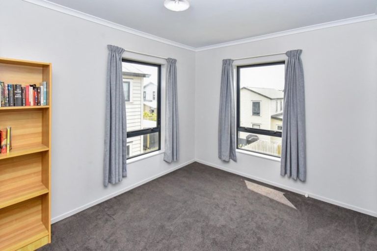 Photo of property in 16 Kuparu Street, Weymouth, Auckland, 2103