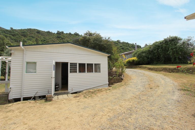 Photo of property in 22 Main Road, Havelock, 7100