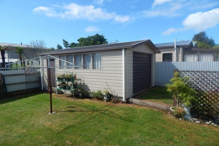 Photo of property in 4 Cook Street, Carters Beach, Westport, 7825