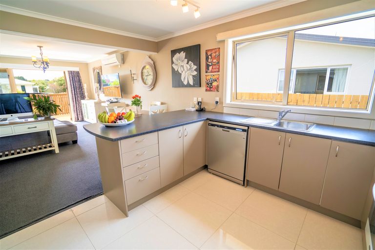 Photo of property in 69 Cargill Street, Waikiwi, Invercargill, 9810