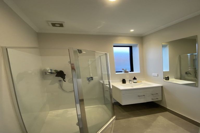 Photo of property in 1/7 Uku Lane, Hobsonville, Auckland, 0616