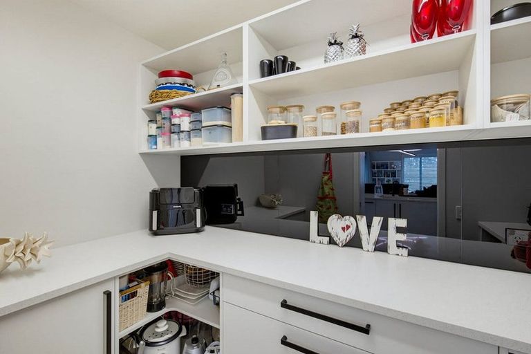 Photo of property in 18 Petrel Close, Paraparaumu Beach, Paraparaumu, 5032