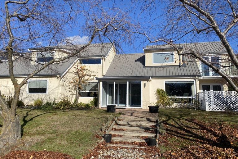 Photo of property in 6 Cherry Court, Wanaka, 9305