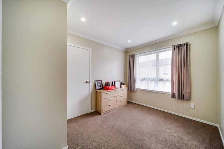 Photo of property in 32 Cargill Street, Papakura, 2110