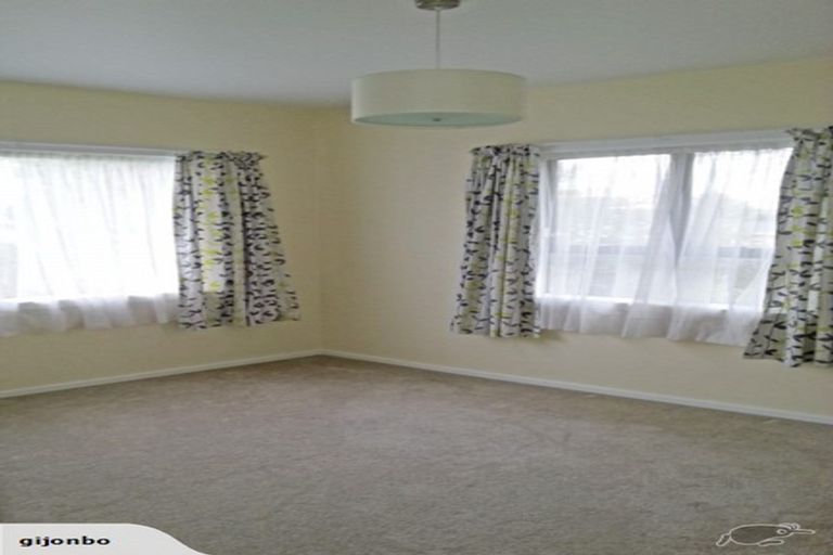 Photo of property in 33 Youngs Road, Papakura, 2110