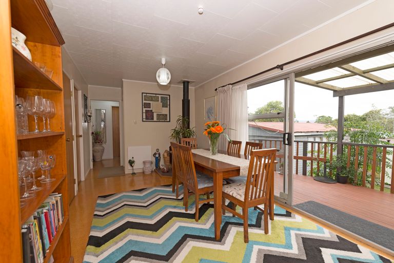 Photo of property in 14 Penfold Place, Henderson, Auckland, 0610