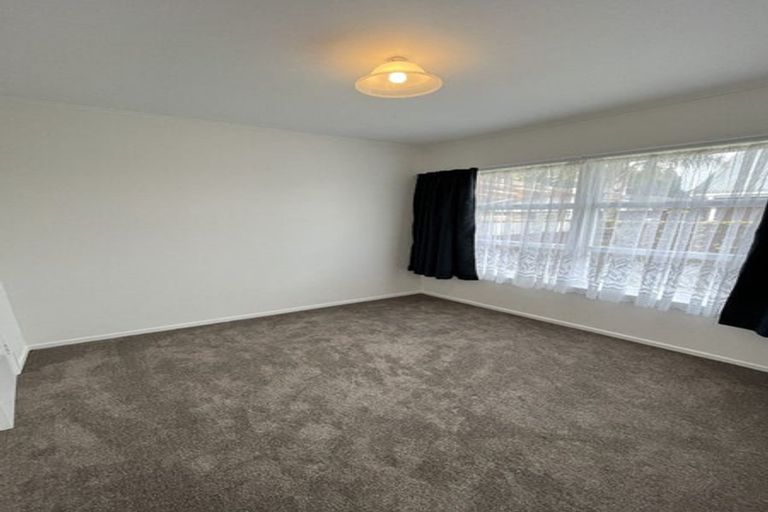 Photo of property in 2/24 Evelyn Place, Hillcrest, Auckland, 0627