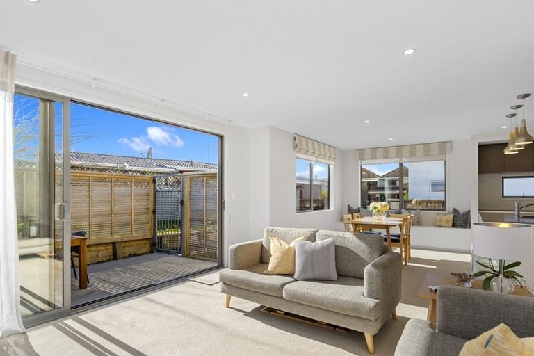 Photo of property in 2a Laing Place, Otumoetai, Tauranga, 3110