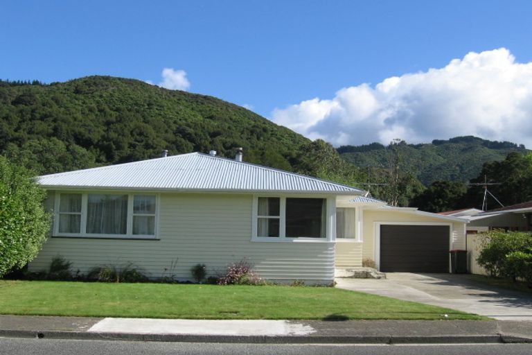 Photo of property in 81 Holdsworth Avenue, Trentham, Upper Hutt, 5018