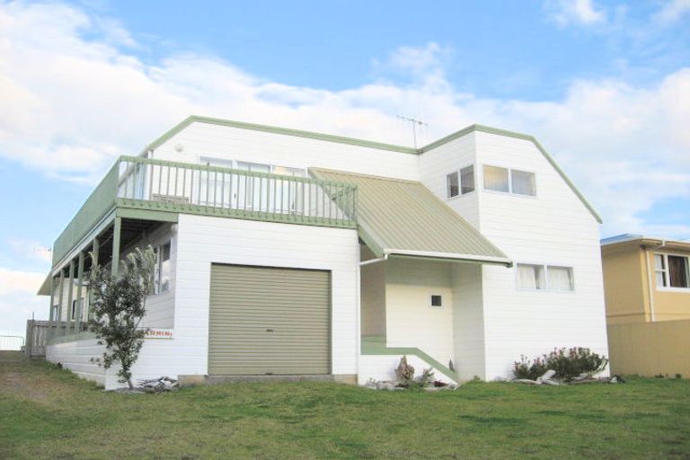 Photo of property in 114b Tangaroa Road, Whangamata, 3620