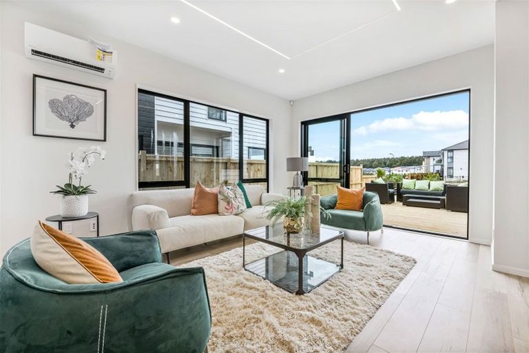 Photo of property in 13 Downpatrick Drive, Flat Bush, Auckland, 2019