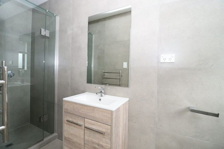 Photo of property in 13b Crestview Rise, Papakura, 2110