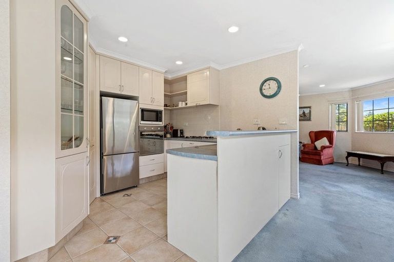 Photo of property in 18 Rosberg Place, Mount Maunganui, 3116