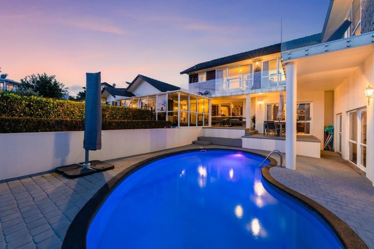 Photo of property in 43 St Annes Crescent, Wattle Downs, Auckland, 2103