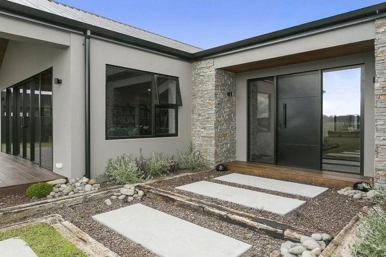 Photo of property in 5 Alan Livingston Drive, Cambridge, 3434