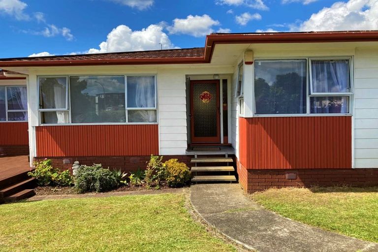 Photo of property in 60 Casuarina Road, Half Moon Bay, Auckland, 2012