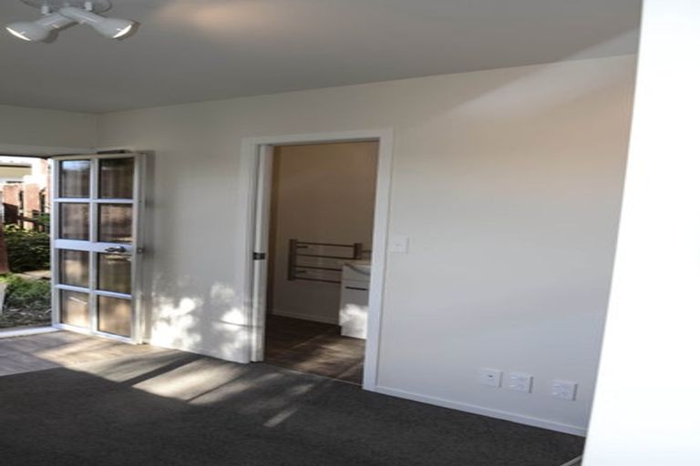 Photo of property in 2/39 Bayview Road, Bayview, Auckland, 0629