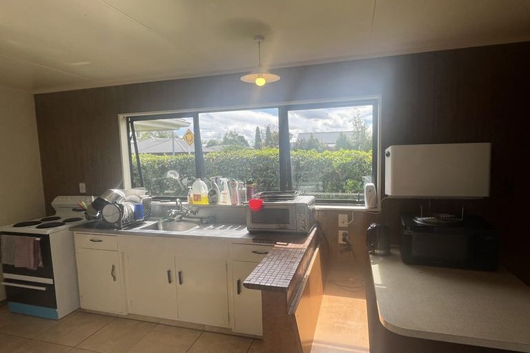 Photo of property in 2/494 Ferguson Street, Palmerston North, 4410