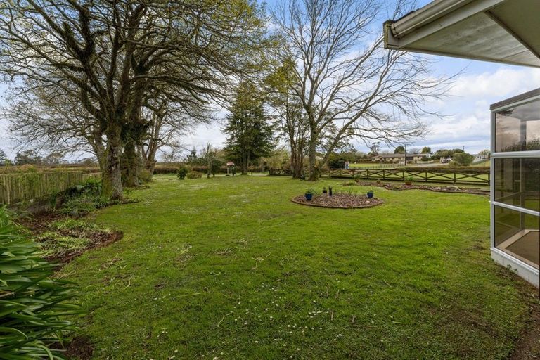 Photo of property in 165 Opunake Road, Stratford, 4391