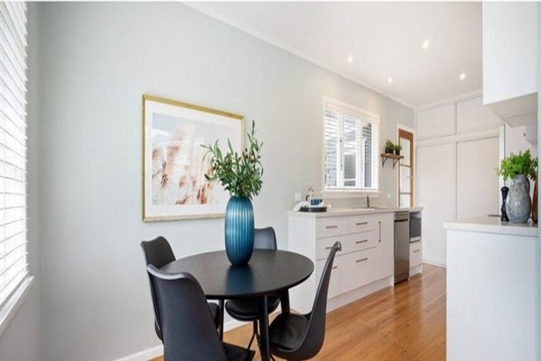 Photo of property in 11a Palmside Street, Somerfield, Christchurch, 8024