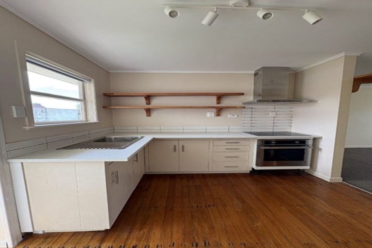 Photo of property in 23 Mair Street, Regent, Whangarei, 0112