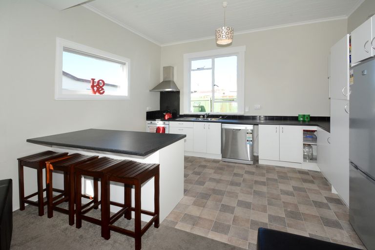 Photo of property in 41 Bathgate Street, South Dunedin, Dunedin, 9012