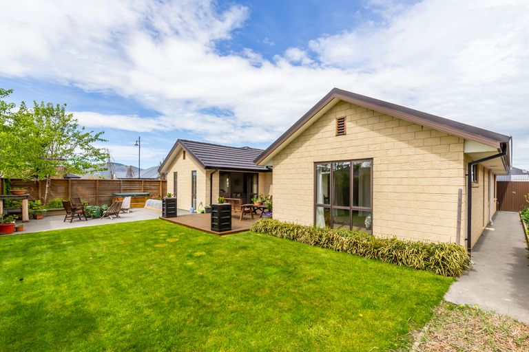 Photo of property in 3 Euphrasie Drive, Aidanfield, Christchurch, 8025