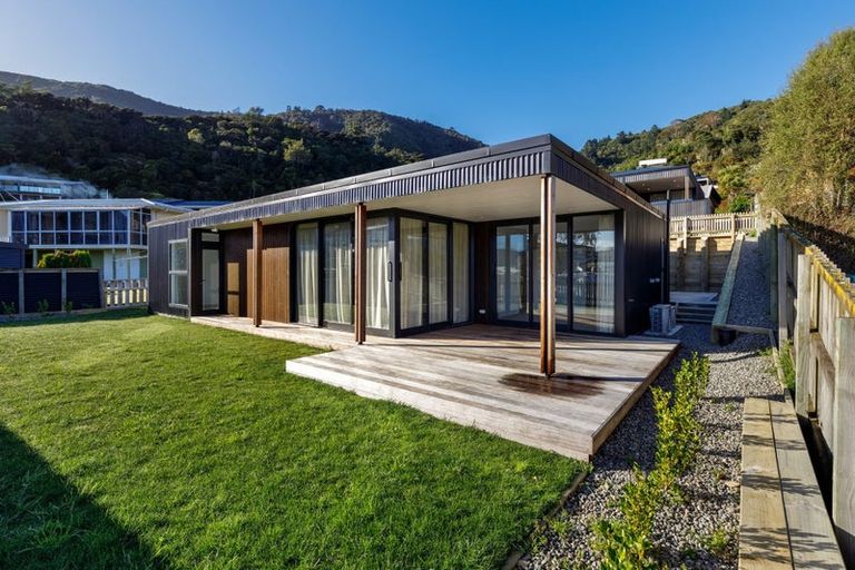 Photo of property in 12b Russell Street, Picton, 7220