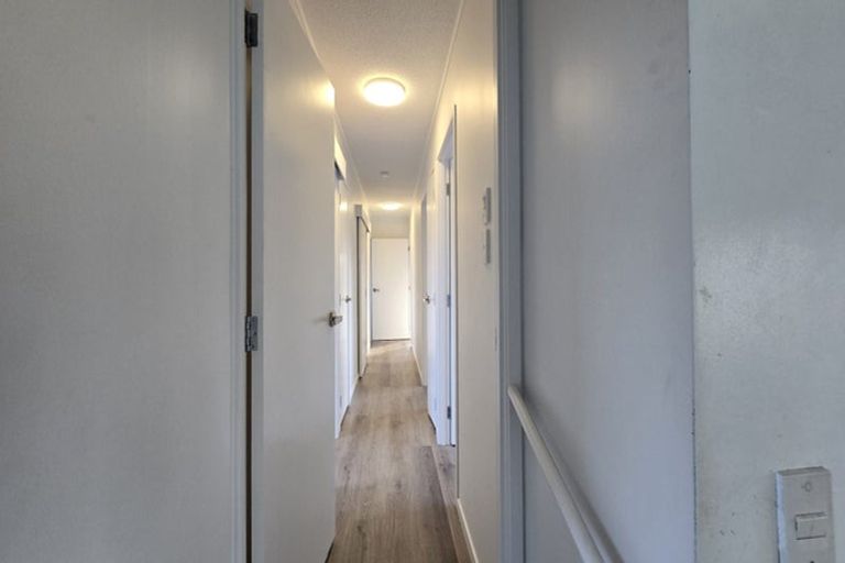 Photo of property in 1/18a Neal Avenue, Glenfield, Auckland, 0629