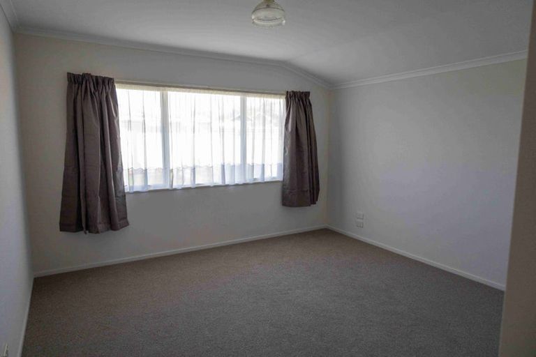 Photo of property in 9 Towai Street, Inglewood, 4330