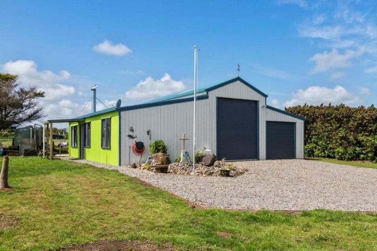 Photo of property in 59 Gisborne Terrace, Opunake, 4616