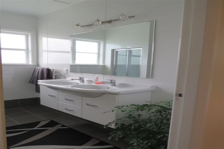 Photo of property in 21 Edinburgh Street, Levin, 5510