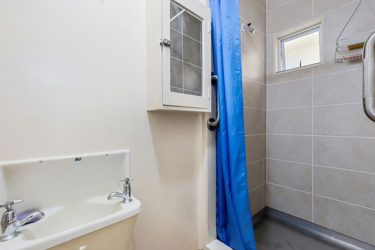 Photo of property in 27 Ocean View Road, Waihi Beach, 3611