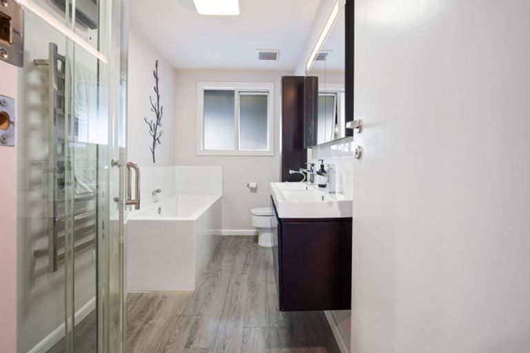 Photo of property in 137 Harris Crescent, Papanui, Christchurch, 8053