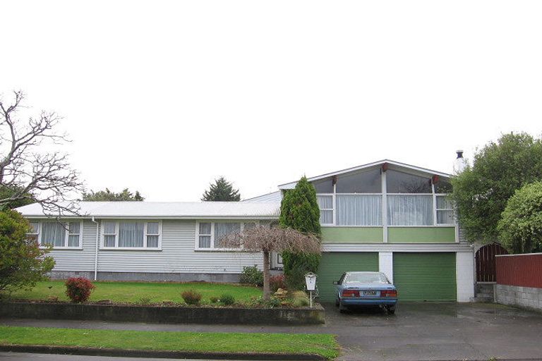 Photo of property in 1 Snowdon Avenue, Terrace End, Palmerston North, 4410