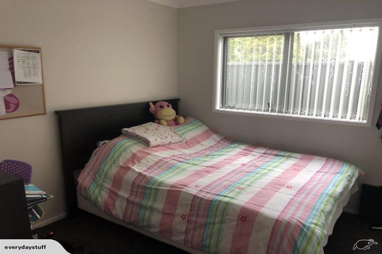 Photo of property in 12 Buddle Road, Wallaceville, Upper Hutt, 5018