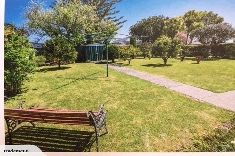 Photo of property in 9 Bernleigh Terrace, West Harbour, Auckland, 0618