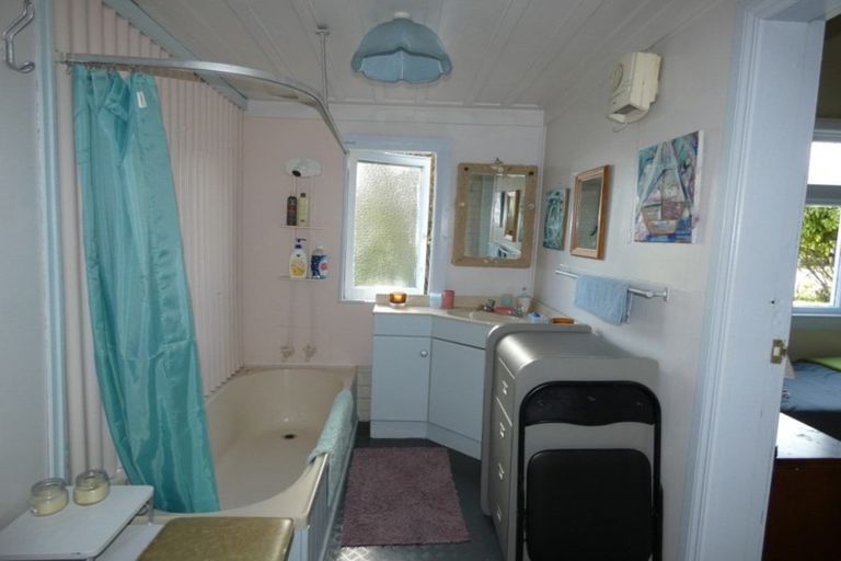 Photo of property in 27 Aylmer Street, Ross, 7812