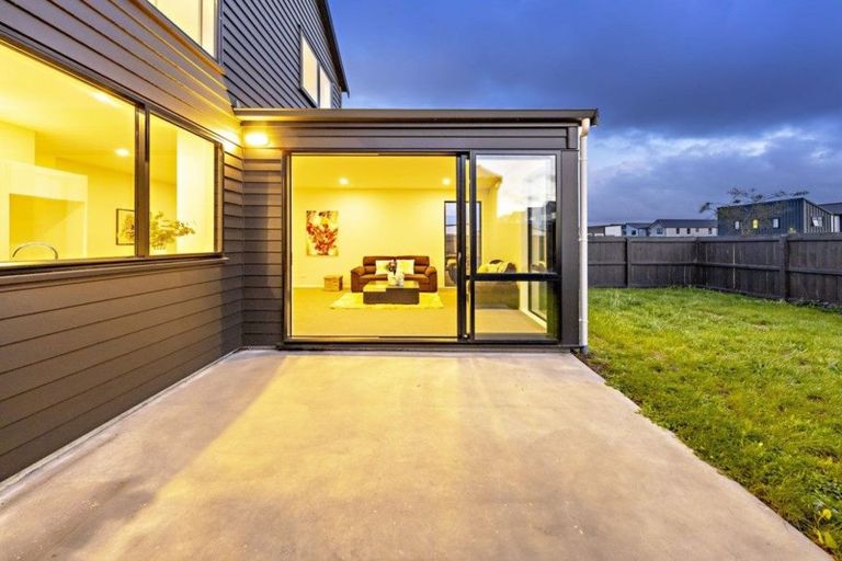 Photo of property in 22 Courage Road, Papakura, 2110