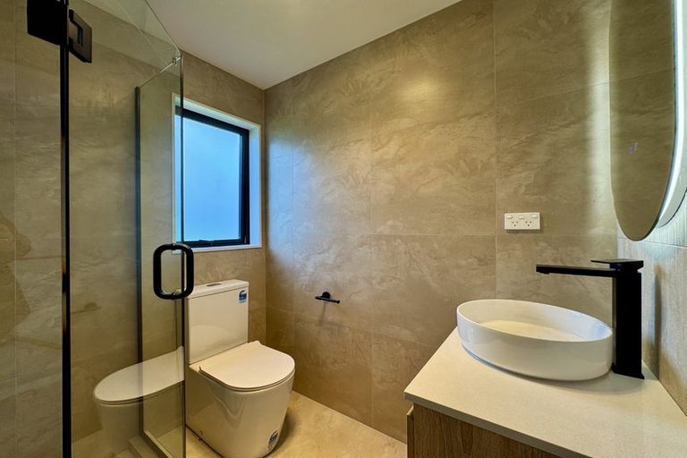 Photo of property in 3/36 Fairdale Place, Birkdale, Auckland, 0626