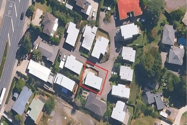 Photo of property in 559b Glenfield Road, Glenfield, Auckland, 0629