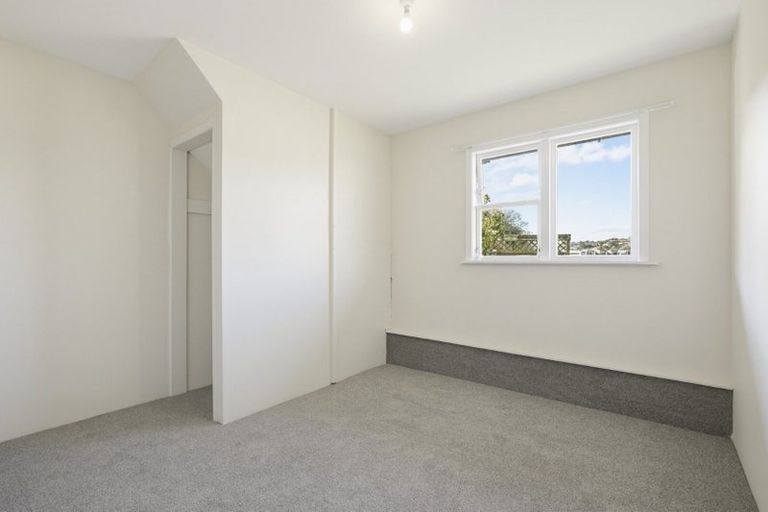 Photo of property in 45-45a Batchelor Street, Newlands, Wellington, 6037