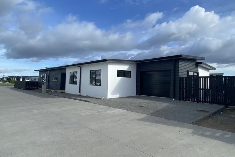 Photo of property in 3 Julie Lane, Papamoa, 3118