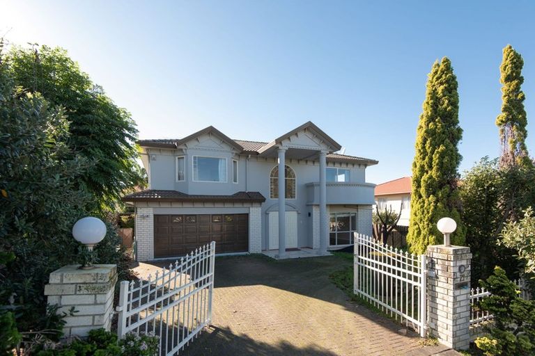 Photo of property in 22 Hugh Green Drive, Pinehill, Auckland, 0632