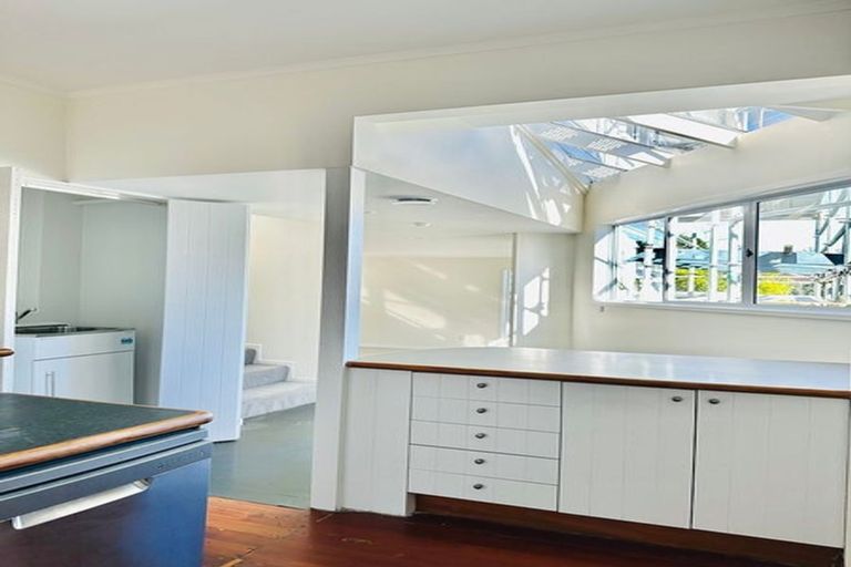 Photo of property in 13 Wicklow Road, Narrow Neck, Auckland, 0622